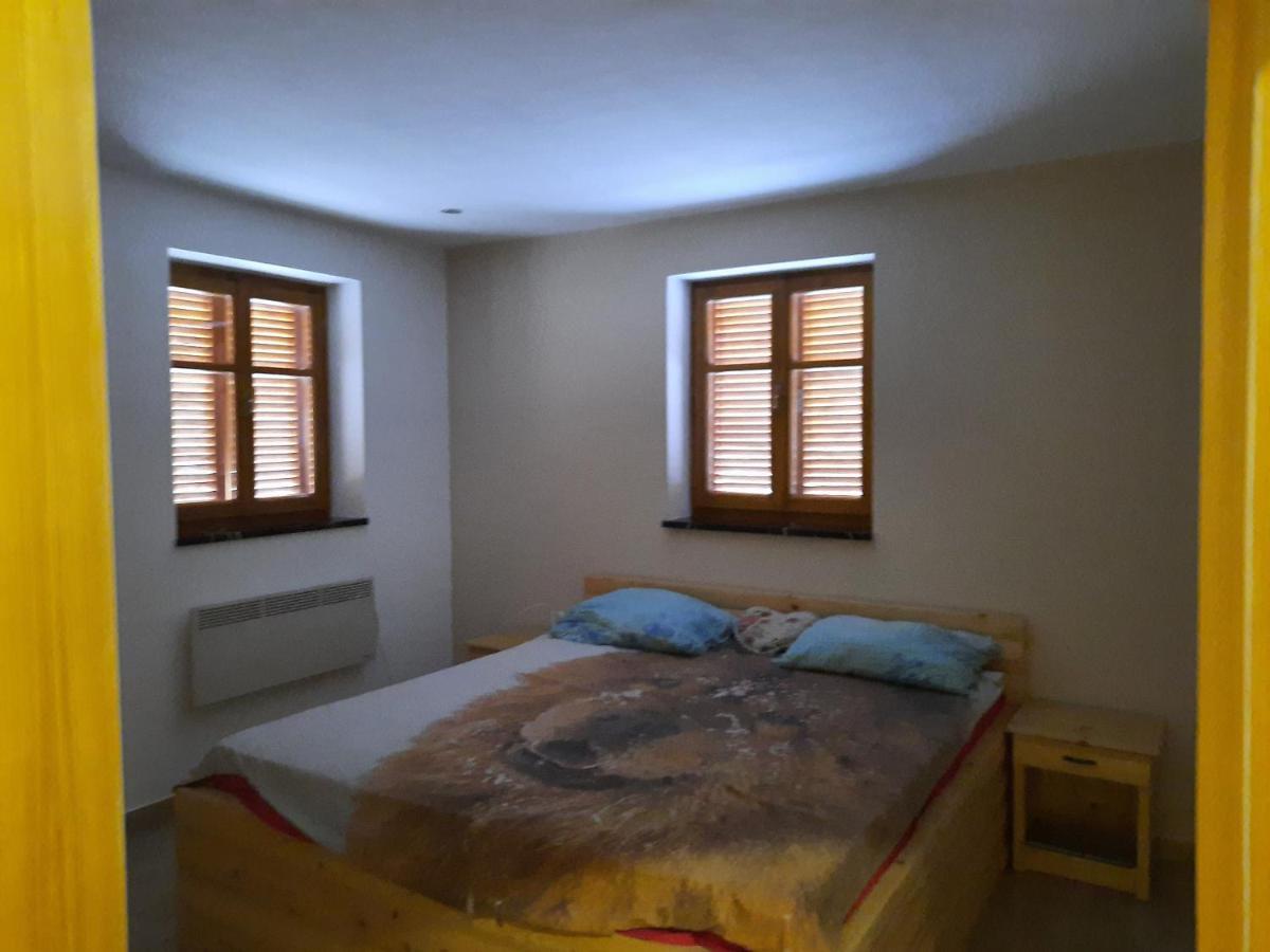 Country House Zemljanka Sentrupert  Ngoại thất bức ảnh